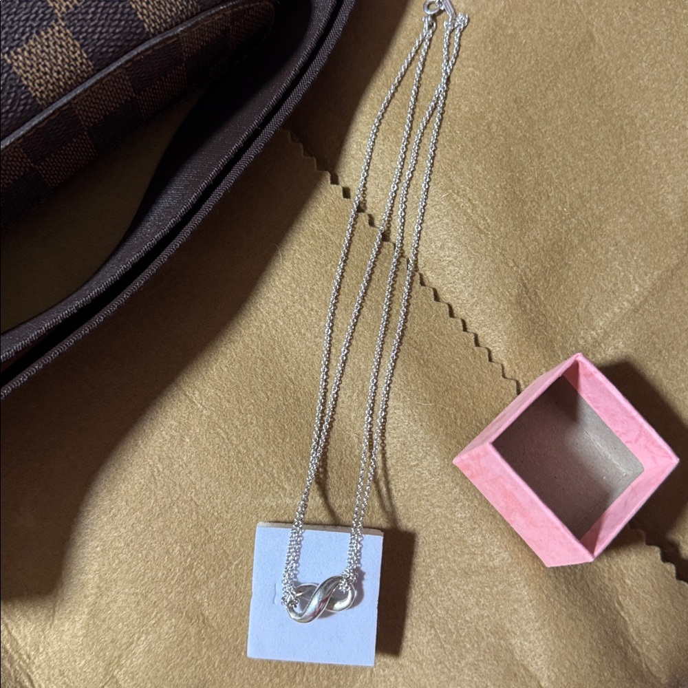 💎Tiffany & Co Infinity Double Chain 💎 - Picture 6 of 10
